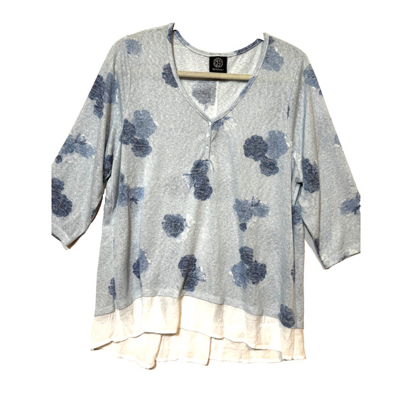 Bobeau womens 1X V-Neck Top Gray Blue Subtle Floral boho fairy work Tunic flowy - Picture 1 of 9